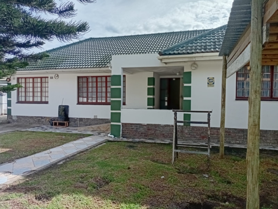 3 Bedroom Property for Sale in Sunnyridge Eastern Cape